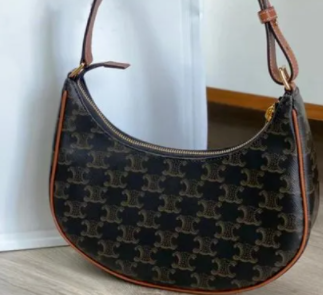 新月包是什么意思？